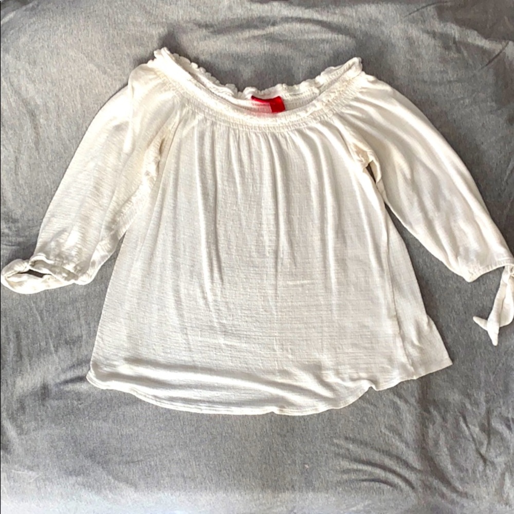 flowy white quarter sleeved dress shirt